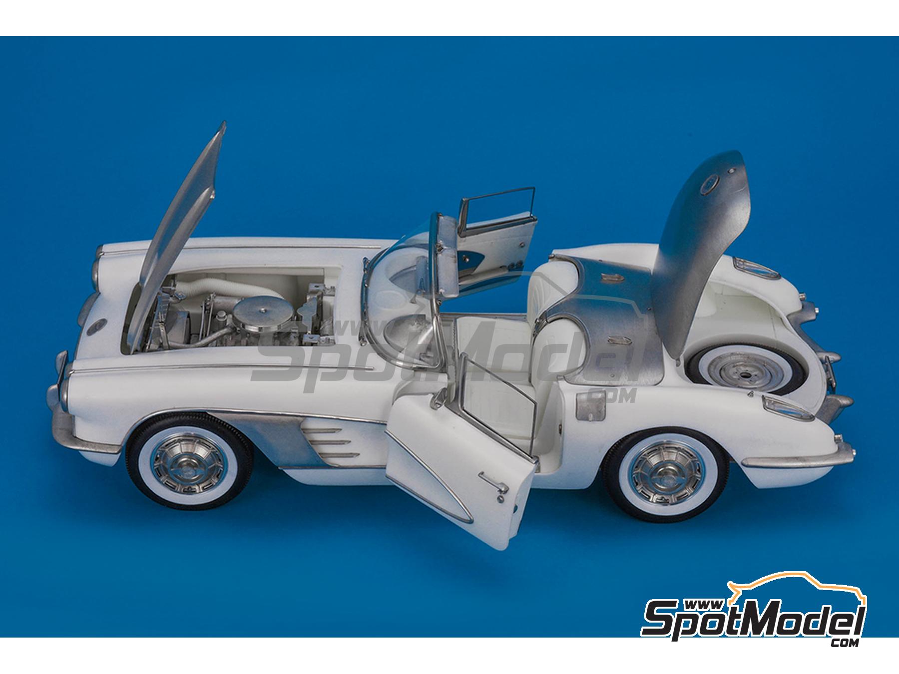 Model Factory Hiro K829: Car scale model kit 1/12 scale